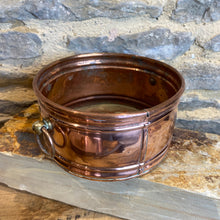 Load image into Gallery viewer, Small copper decorative bowl
