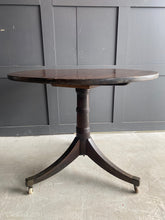 Load image into Gallery viewer, English round mahogany tilt top table on castors
