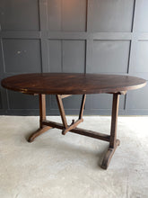 Load image into Gallery viewer, French tilt top Vendange round table
